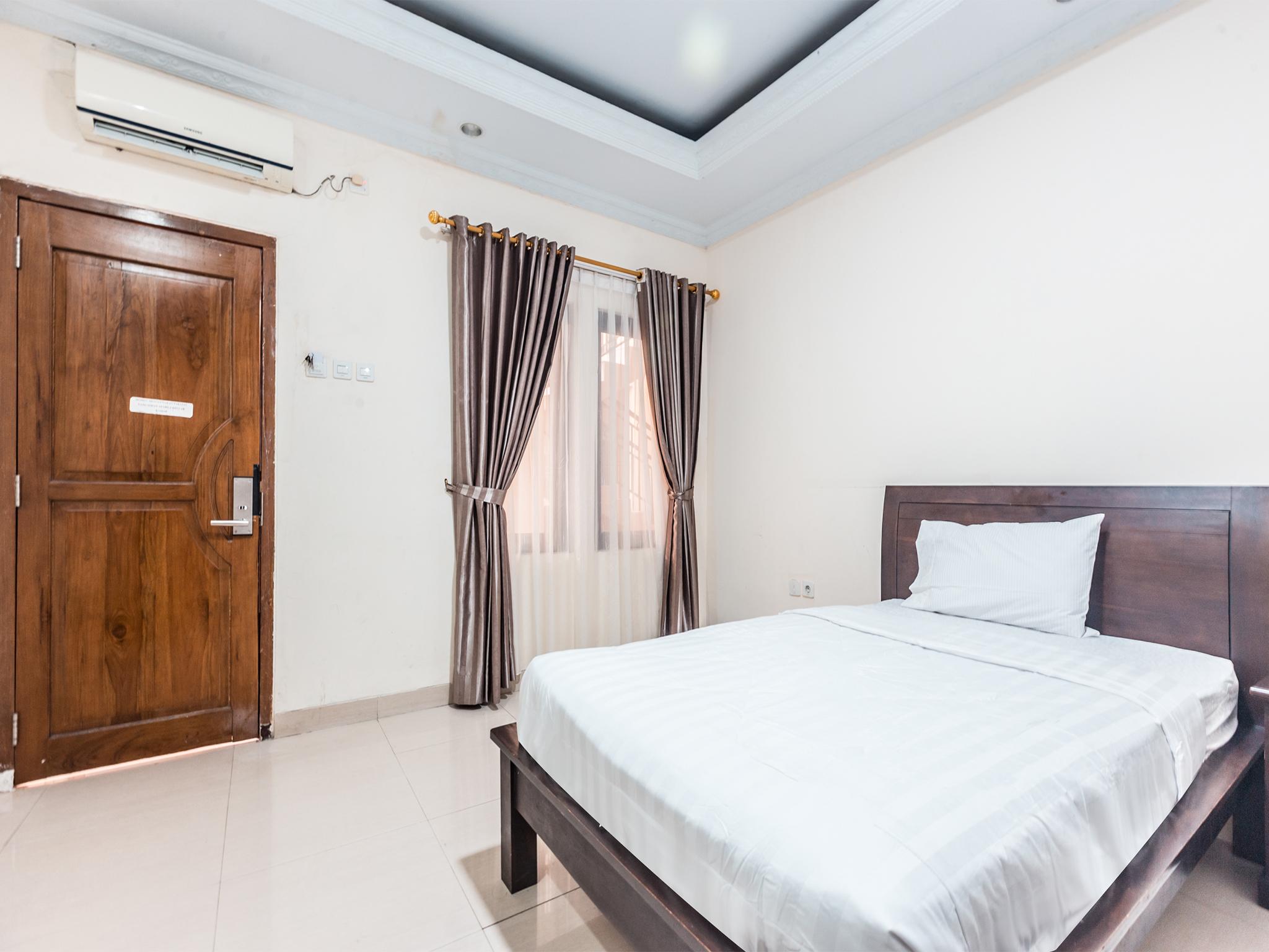 Oyo 1667 Wisma Lux Barkah Yakarta Exterior foto