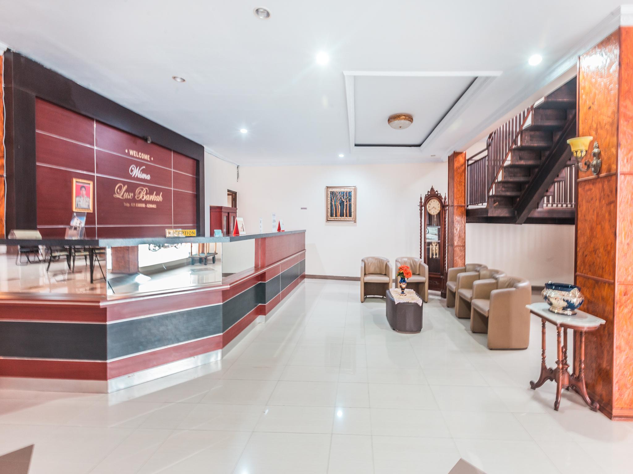 Oyo 1667 Wisma Lux Barkah Yakarta Exterior foto