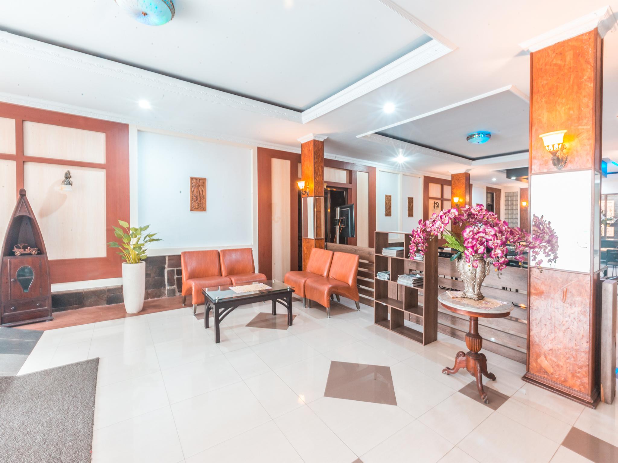 Oyo 1667 Wisma Lux Barkah Yakarta Exterior foto