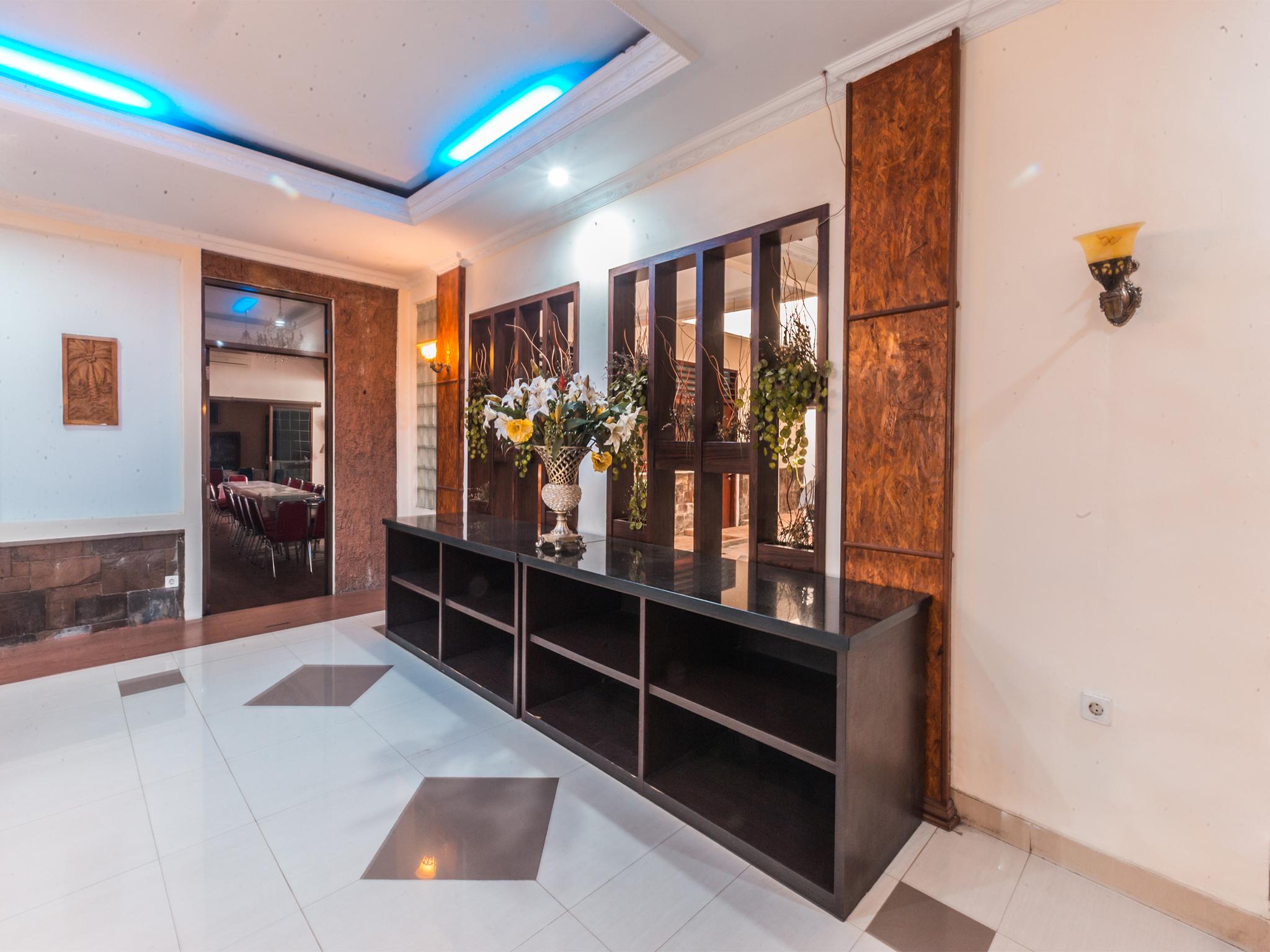 Oyo 1667 Wisma Lux Barkah Yakarta Exterior foto
